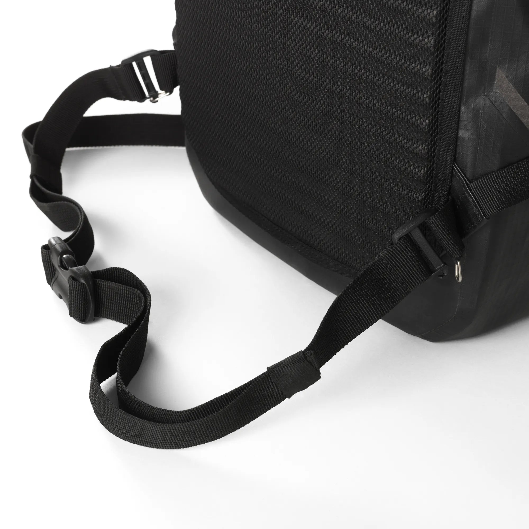 360 Lap 25L_37747_detail-waist belt 2