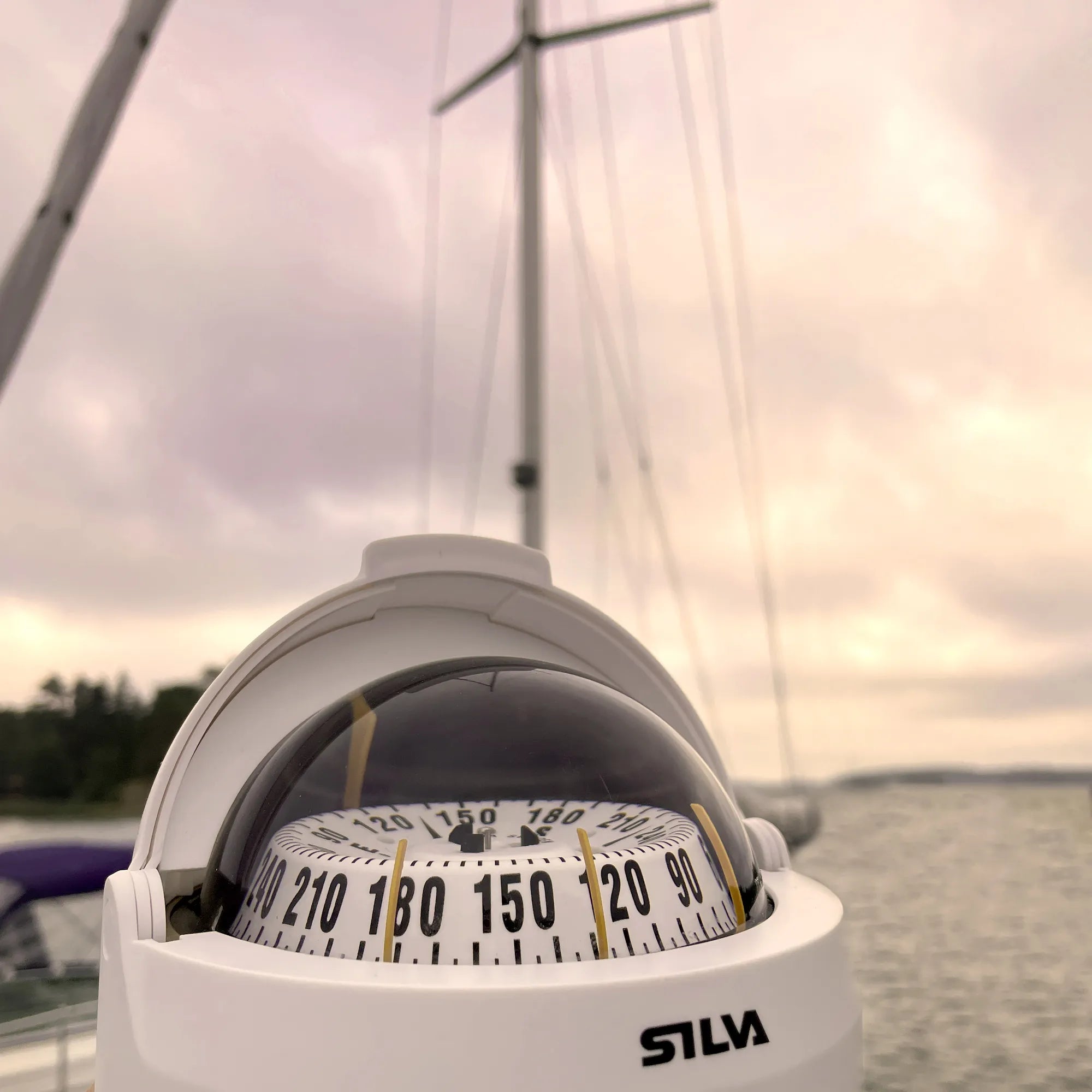 100FC White 24V_38111_0015_lifestyle 1