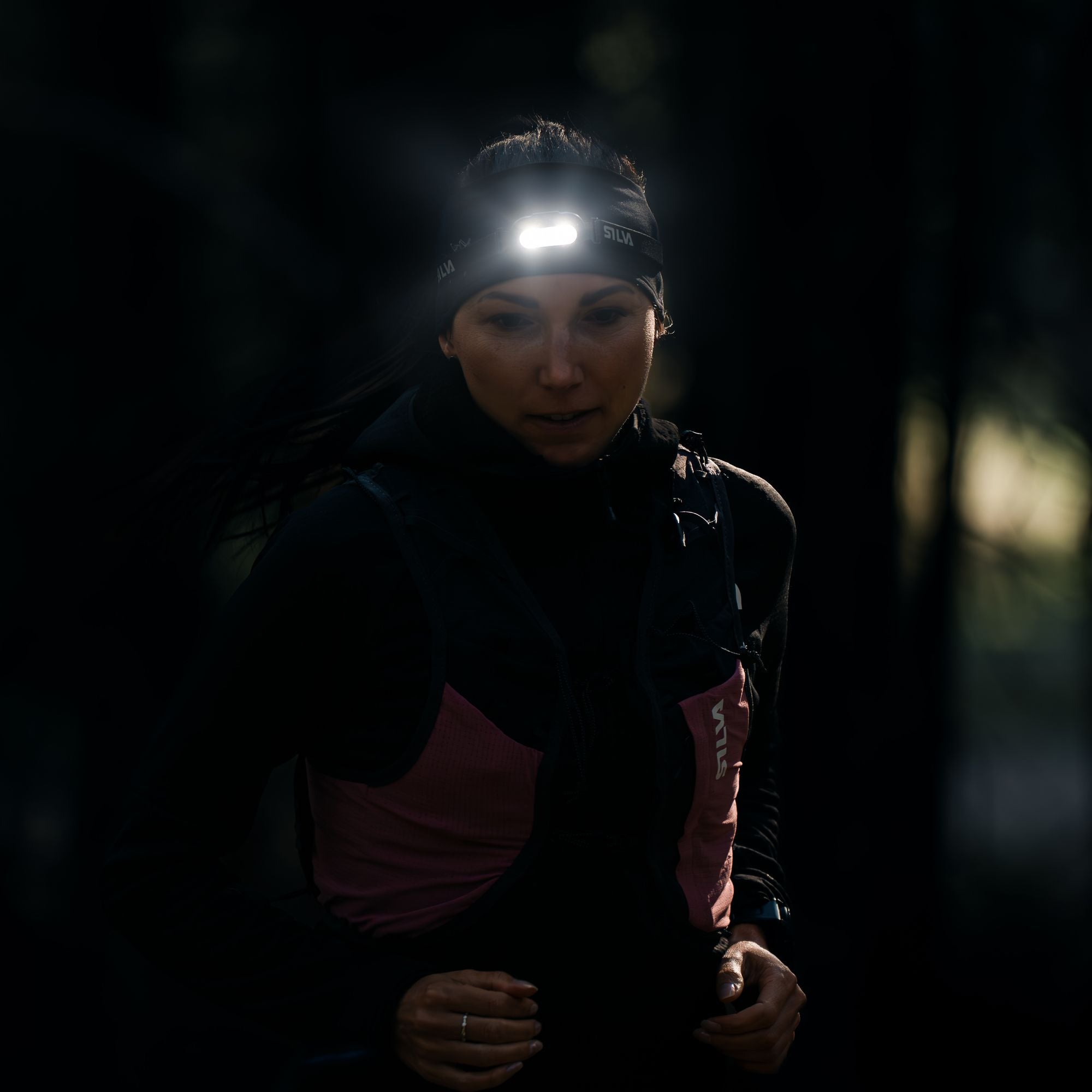 Smini LT Black_38631_lifestyle 2